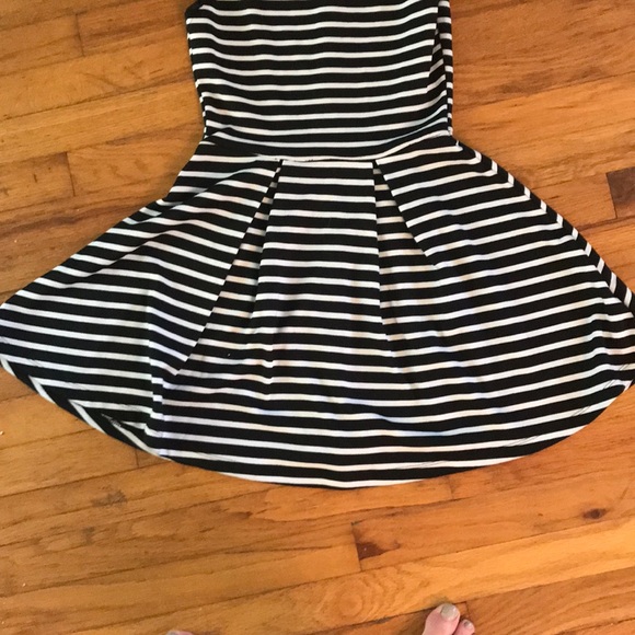 Poof A Line Dress 👗 - Picture 4 of 8